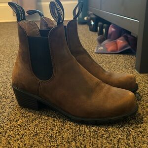 Women’s Heeled Blundstones Size 9